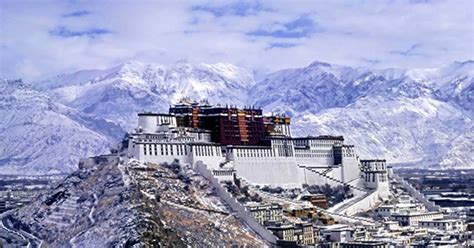 Mengenal Potala, Istana di Atas Awan Tempat Tinggal Dalai Lama ...