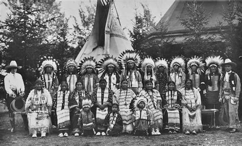 Old photos of Oglala Lakota folks taken between 1868 and 1947 ...