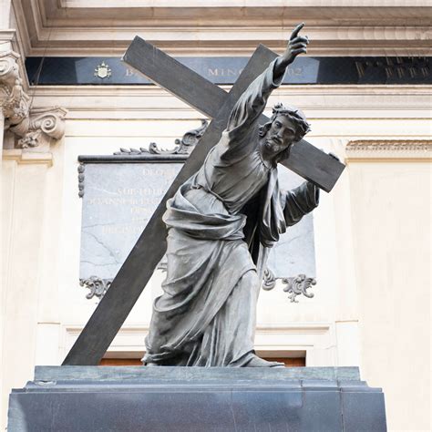 Jesus Christ Carrying The Cross Statue