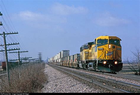 CNW 8709 Chicago & North Western Railroad GE C44-9W (Dash 9-44CW) at ...