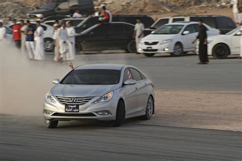 Video: Desert Drifters - Illegal Street Drifting In Saudi Arabia