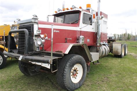 1965 HD HAYES TANDEM AXLE TRUCK