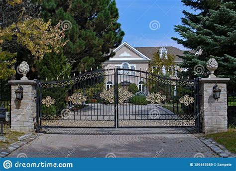 Mansion Gate Royalty-Free Stock Image | CartoonDealer.com #14583232