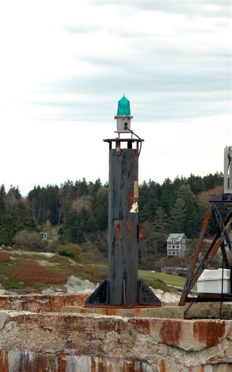 Fort Popham Lighthouse, Maine at Lighthousefriends.com