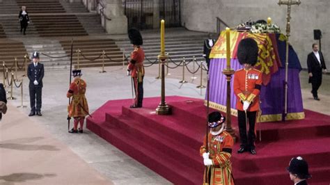 Queen Elizabeth II’s Grave at Windsor Castle Opens to Visitors Next Week