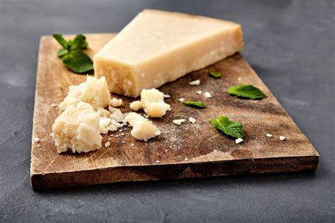 11 Best Ingredients for Parmesan Substitute