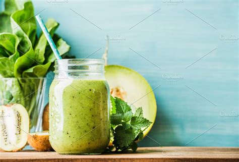 Freshly blended green fruit smoothie | High-Quality Food Images ...