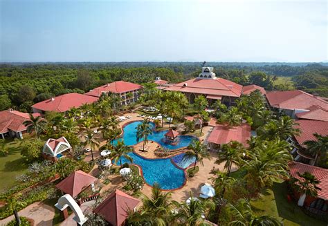 Caravela Beach Resort 𝗕𝗢𝗢𝗞 Goa Resort