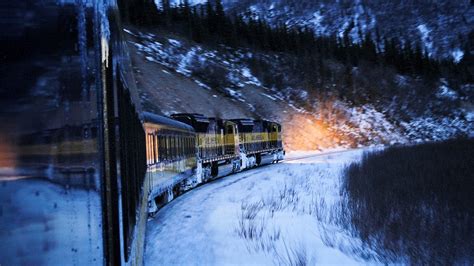 Here are the best scenic winter train rides in North America