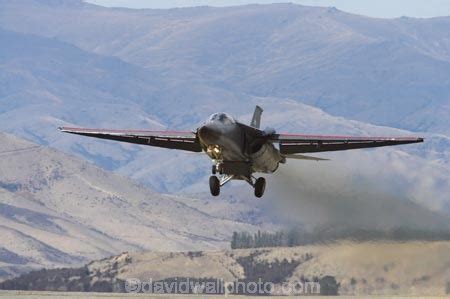 General Dynamics F_111 Swing Wing Jet Fighter (RAAF)