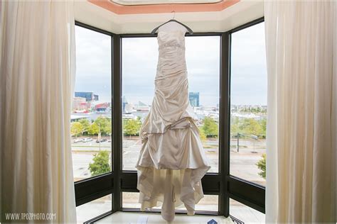 Royal Sonesta Baltimore Wedding :: Christa+Kevin