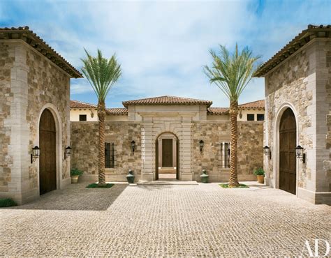 A Palatial Italian-Style Home in Las Vegas Blends Modern Elements with ...