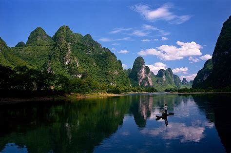 Li River in Guilin, The Best Guide on Li River Cruises, Bamboo Rafting ...