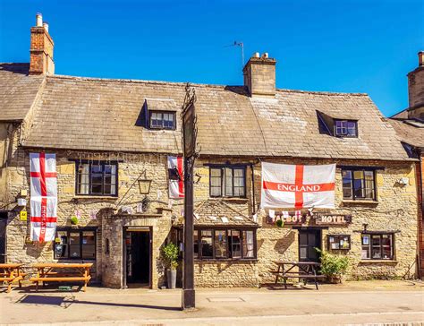 10 Places to Visit in the Cotswolds