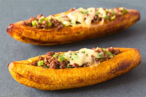 Banane farcie à la viande - La Banane | Receta | Comida con platano ...