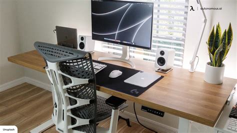 15+ High Tech Desks for Office With Reviews