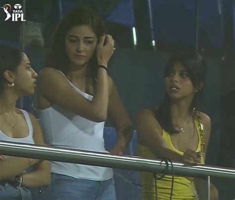 Ananya Pandey Spotted At Wankhede Cheering For KKR With Suhana Khan|IPL ...