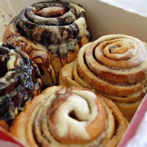 Cinnabon Cinnamon Rolls Recipe - Secret Copycat Restaurant Recipes