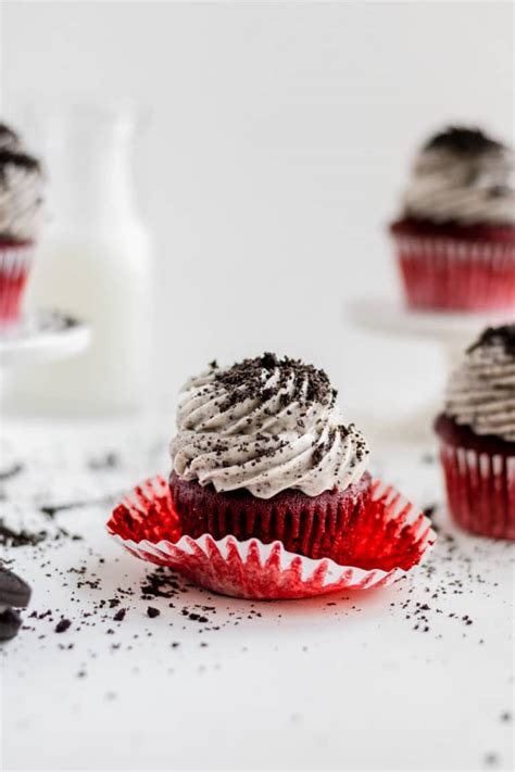 Red Velvet Oreo Cupcakes - Mindycake - Mindy Johnson