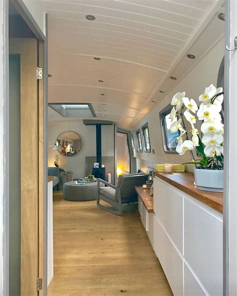 Great #boatingideas | Boat house interior, House boat, Houseboat living