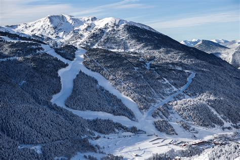 Andorra ski resorts, holidays and weekends at Pyrenees