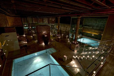 Guide to Bathhouses in NYC: Where to Float, Sweat, and Relax – GOODLAND