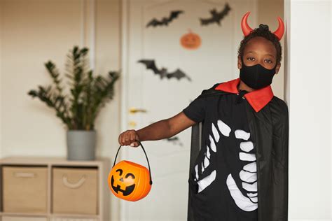 Stay safe while having fun with these 2020 Halloween tips | wzzm13.com