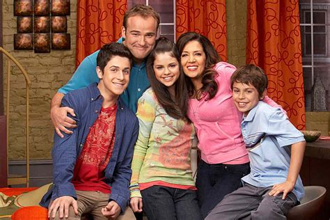 Selena Gomez, David Henrie have ideas for Wizards of Waverly Place ...