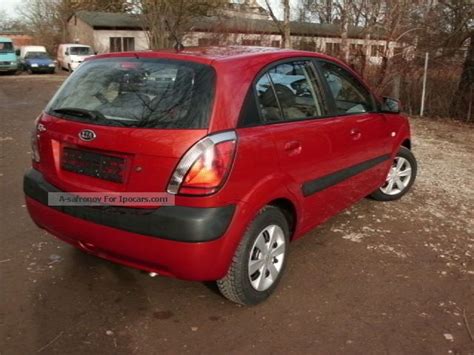 2005 Kia Rio 1.4 - Car Photo and Specs