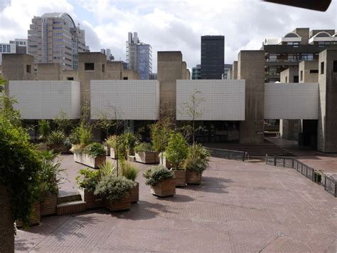 Barbican Art Gallery (London) - Visitor Information & Reviews