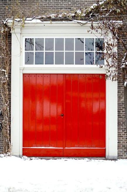 How to Choose Modern Garage Doors and Improve Curb Appeal