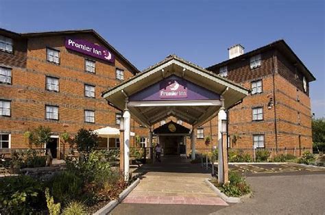 PREMIER INN SOUTHAMPTON (EASTLEIGH) HOTEL - Reviews, Photos & Price ...