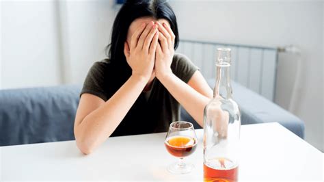 A Step-by-Step Guide to Overcoming Alcohol Addiction - Maple Moon Recovery