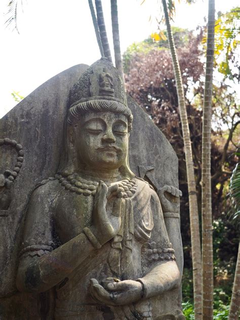 We Snuck Into Guangzhou's Creepy Abandoned Amusement Park – That’s Shenzhen