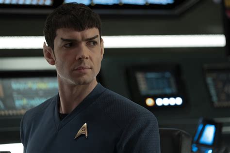 Ethan Peck on playing Spock in Star Trek: Strange New Worlds | SYFY WIRE