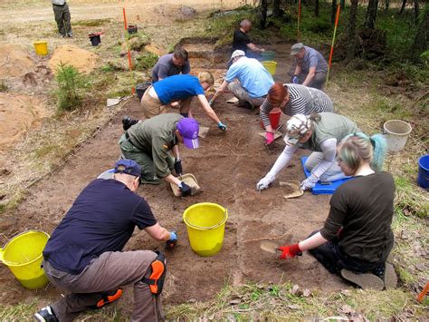 Jan Fast Archaeology : Excavating the corded ware culture dwelling site ...