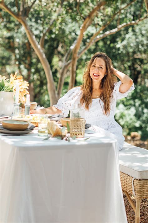 Simple Table Setting Ideas for a Breezy Summer Dinner Party