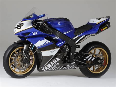 Yamaha R1 Blue | Wallpaper For Desktop