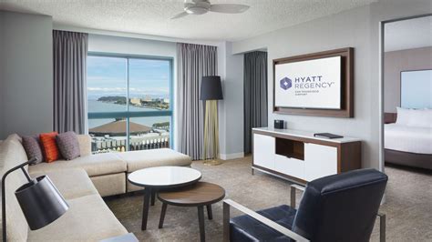 Upscale SFO Airport Hotel | Hyatt Regency San Francisco Airport