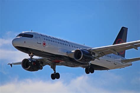 C-FZQS: Air Canada Airbus A320-200 (Near Landing Collision In 2016)