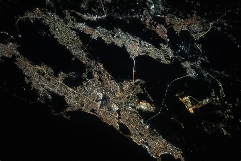 The city lights of Mumbai, India | iss068e036000 (Jan. 2, 20… | Flickr