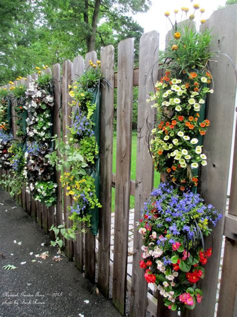 17 Creative Garden Fence Decoration Ideas - Design Swan