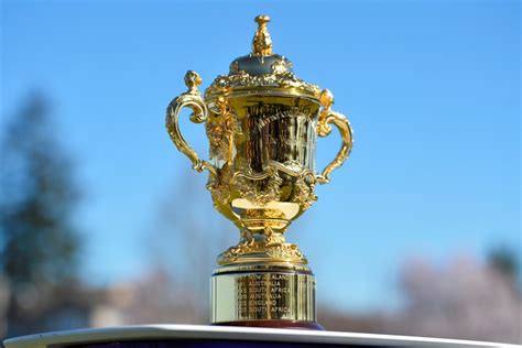 Rugby World Cup trophy visits Vancouver (PHOTOS) - Vancouver Is Awesome