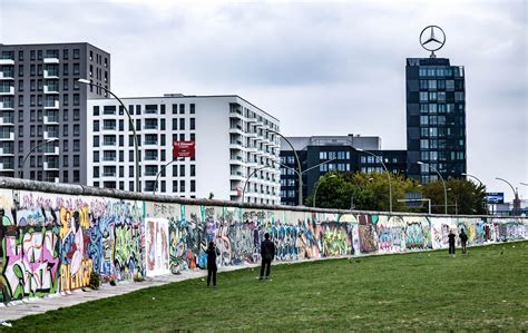 The Best Places To Take Photos Of The Berlin Wall – Bold Tourist