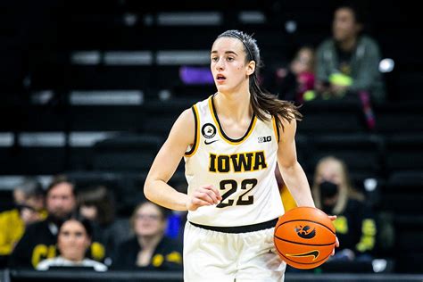 Iowa's Caitlin Clark leads this week's women's basketball starting five ...