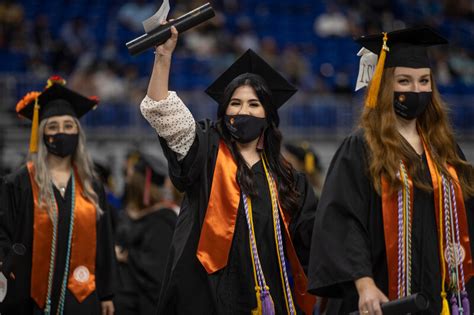 UT Health San Antonio holds first all-school commencement - UT Health ...