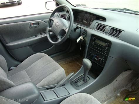 Gray Interior 2000 Toyota Camry LE Photo #41064375 | GTCarLot.com