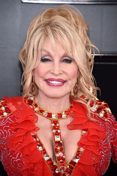 Dolly Parton Gives Fans Rare Glimpse Of Stunning Natural Hairstyle