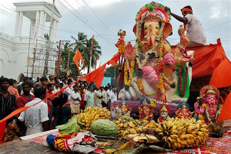 Ganesh Chaturthi Celebration in Mumbai - Famous Festivals of Mumbai