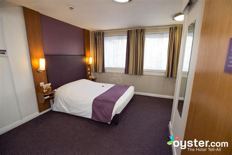 Premier Inn London Euston Hotel Review: What To REALLY Expect If You Stay